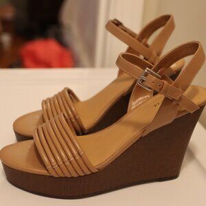 Indigo Rd. Wedge Sandals ManMade Ankle strap Size 8.5 Casual Office Resort Wear